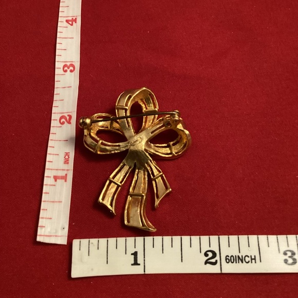 Ribbon bow with faux pearl gold tone unsigned - Picture 3 of 4